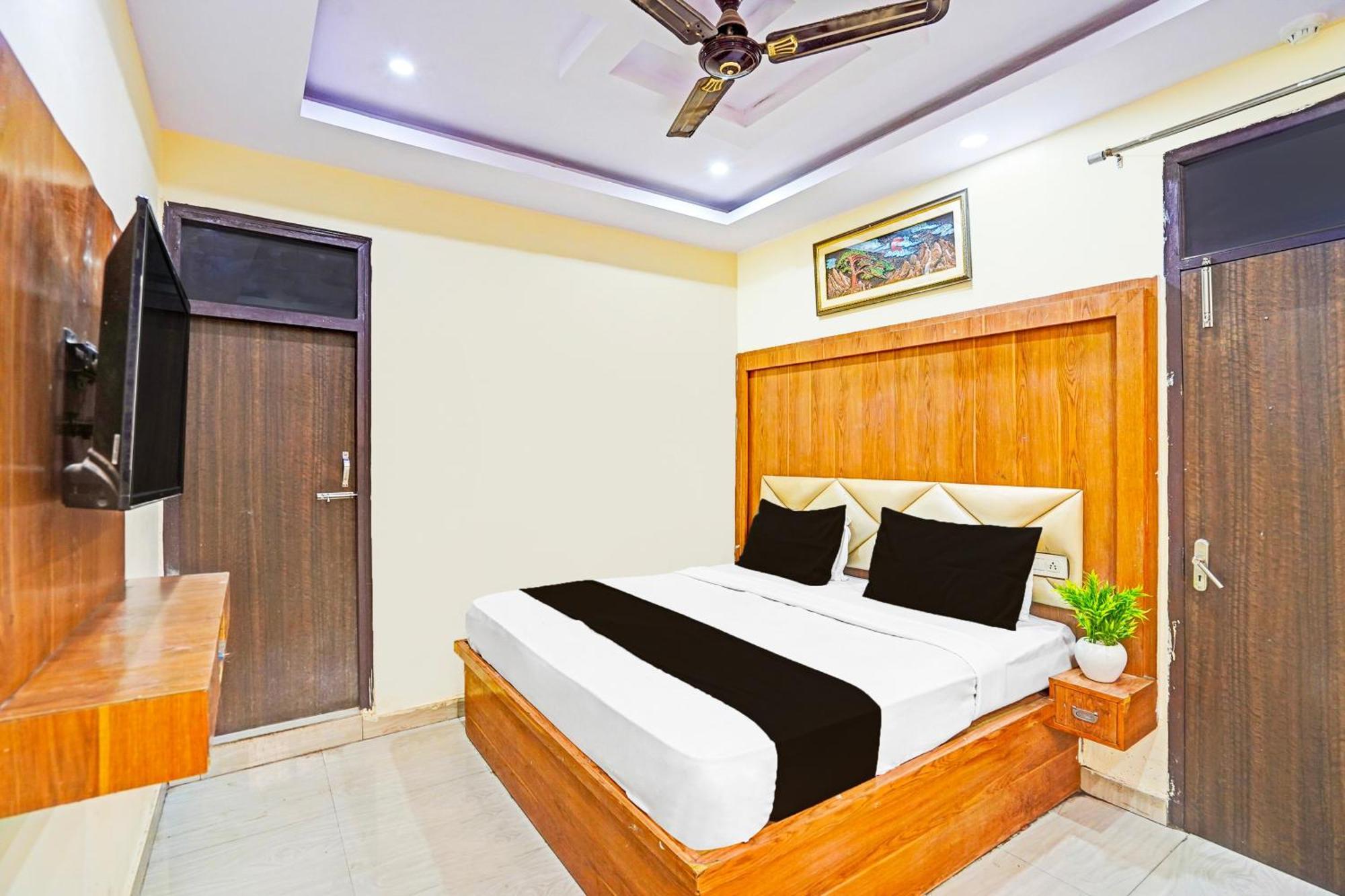 Super O Charbagh Formerly Khalsa Hotel 3*