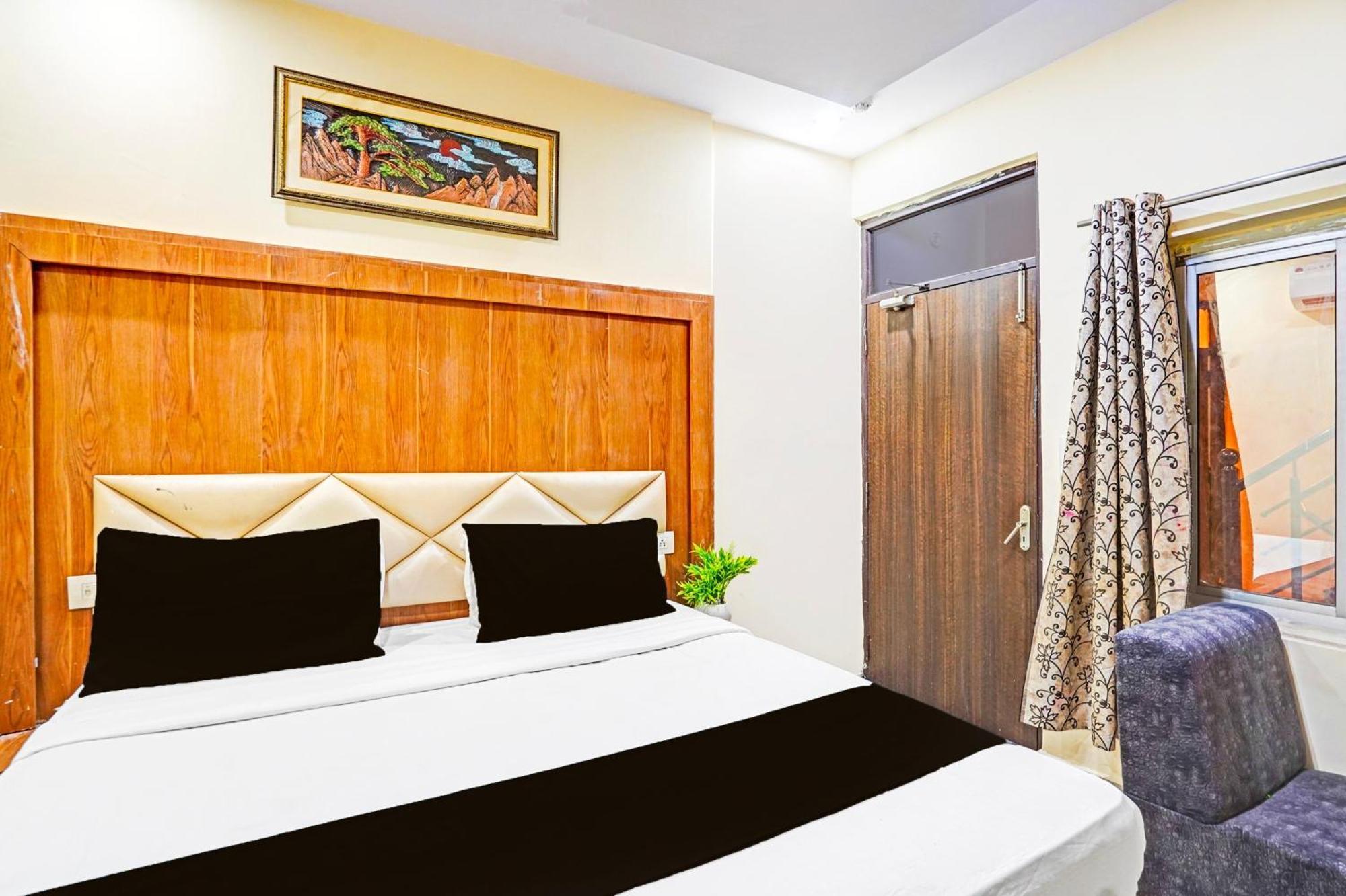 Hotel Super O Charbagh Formerly Khalsa
