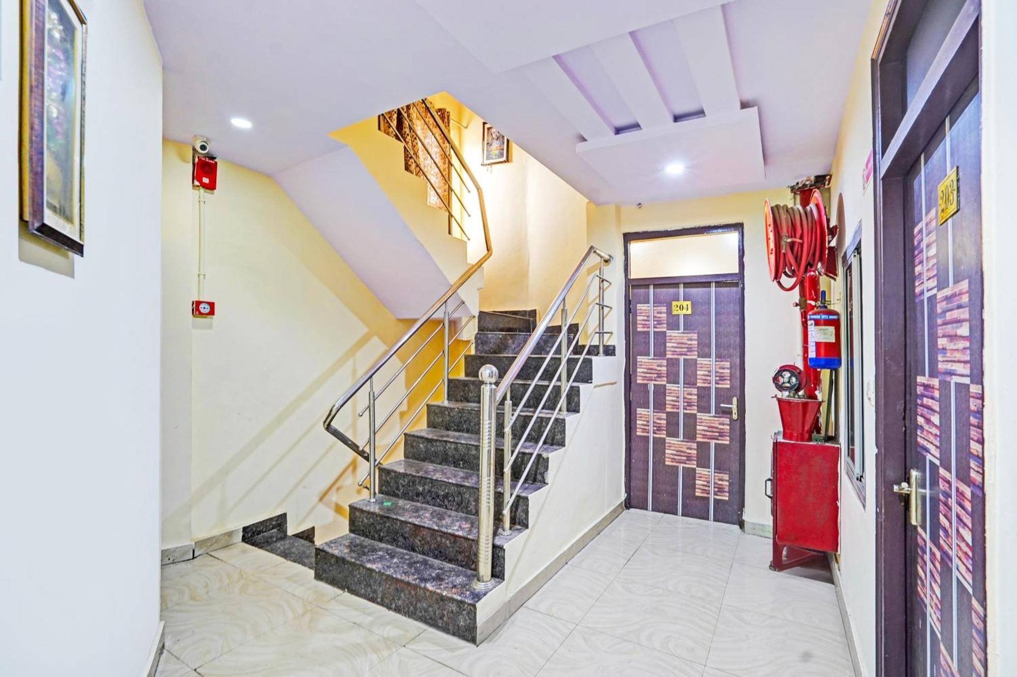 Hotel Super O Charbagh Formerly Khalsa