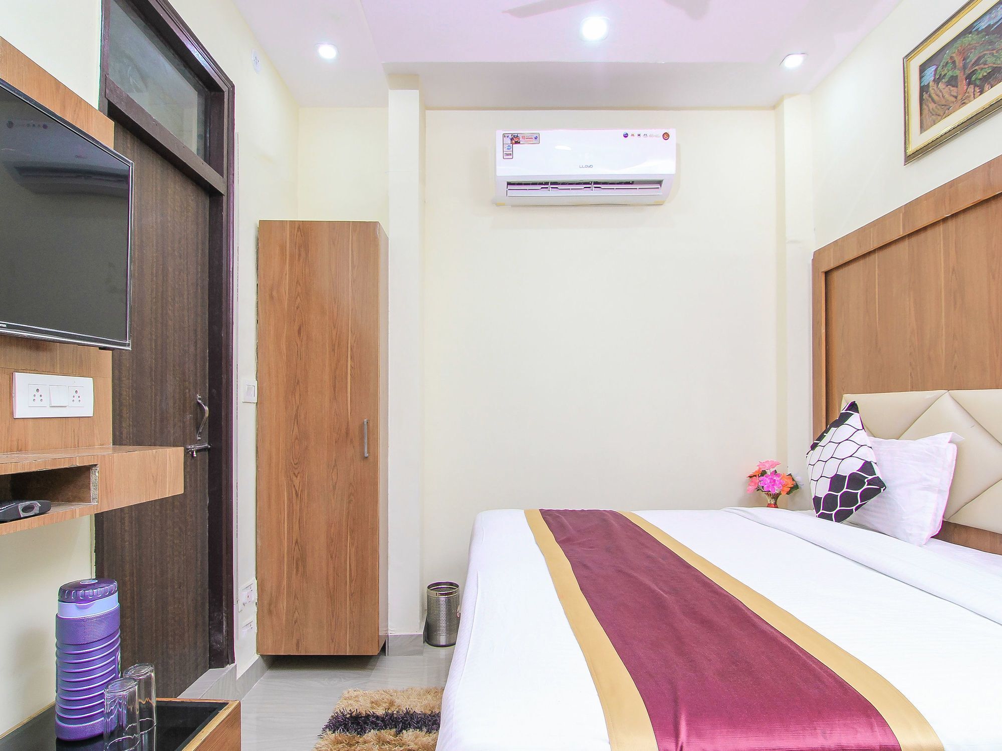 Hotel Super O Charbagh Formerly Khalsa